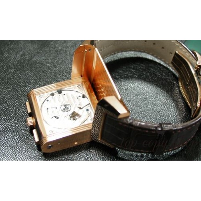 
                        ジャガールクルト レベルソ スーパーコピー スクアドラクロノグラフ ＧＭＴ Q7012420
                    