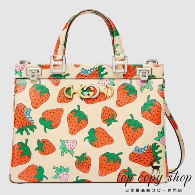 グッチ バッグ スーパーコピー GG〔グッチ ズゥミ〕GUCCI ストロベリープリント ミディアム トップハンドルバッグ 564714 08NAX 9036